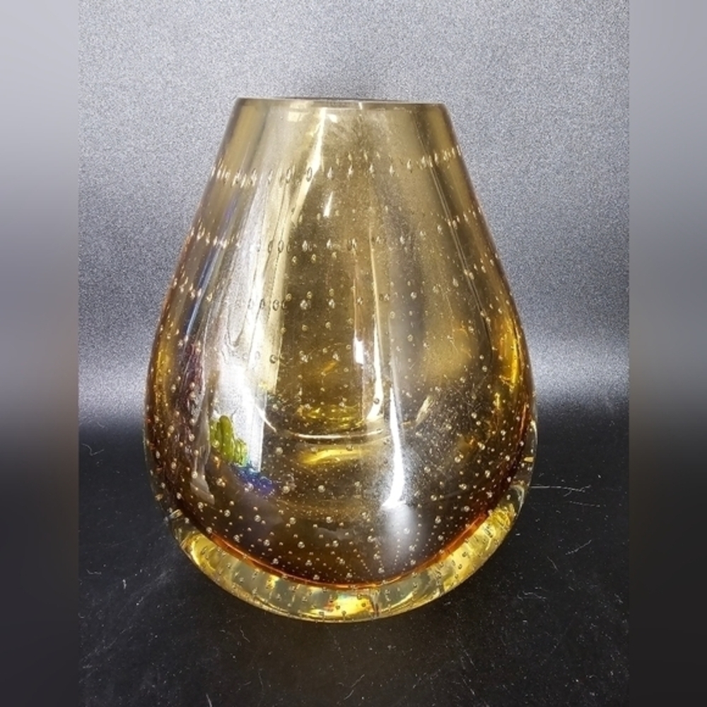 Vintage Murano Honey‎ colored vase with controlled bubbles